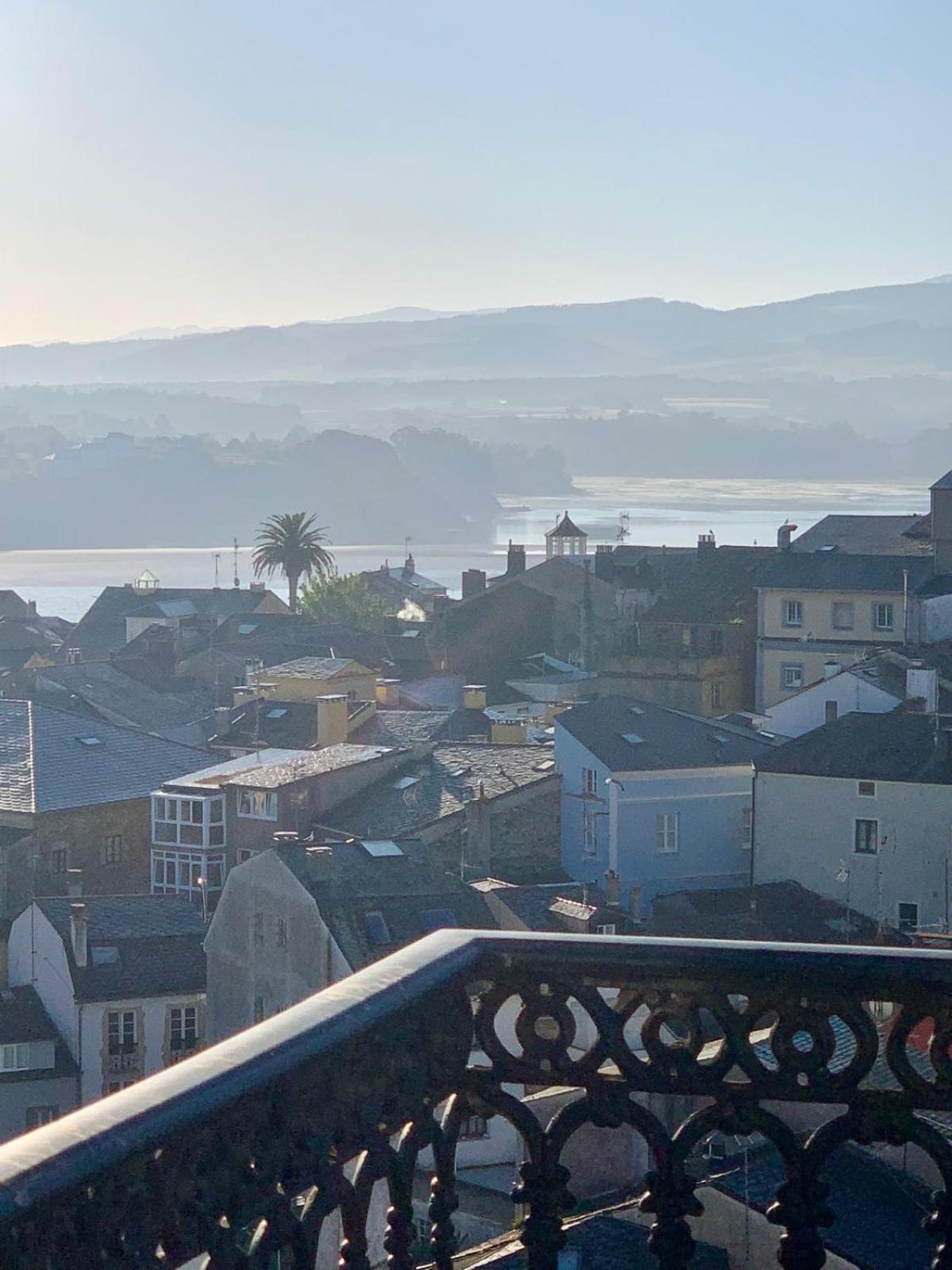 Moderno Piso Con La Mejor Terraza De Ribadeo Y Vistas Maravillosas Eksteriør bilde