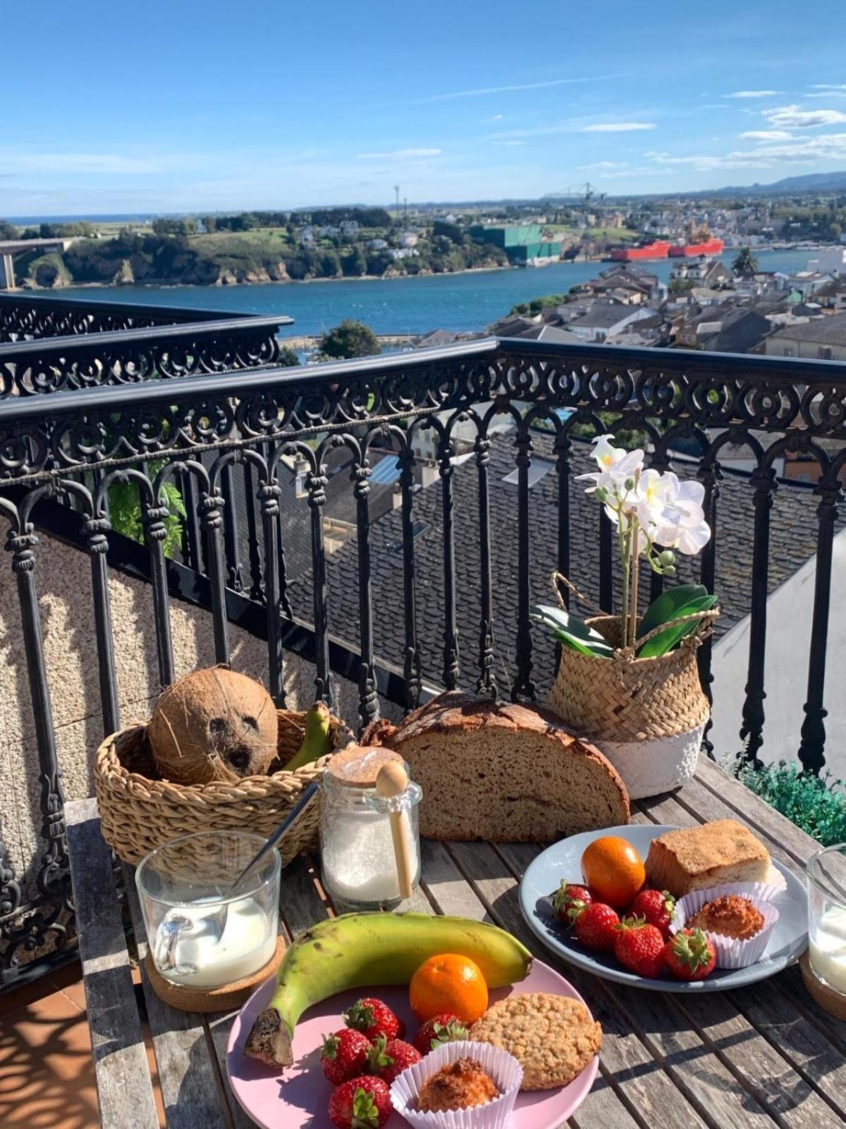 Moderno Piso Con La Mejor Terraza De Ribadeo Y Vistas Maravillosas Eksteriør bilde