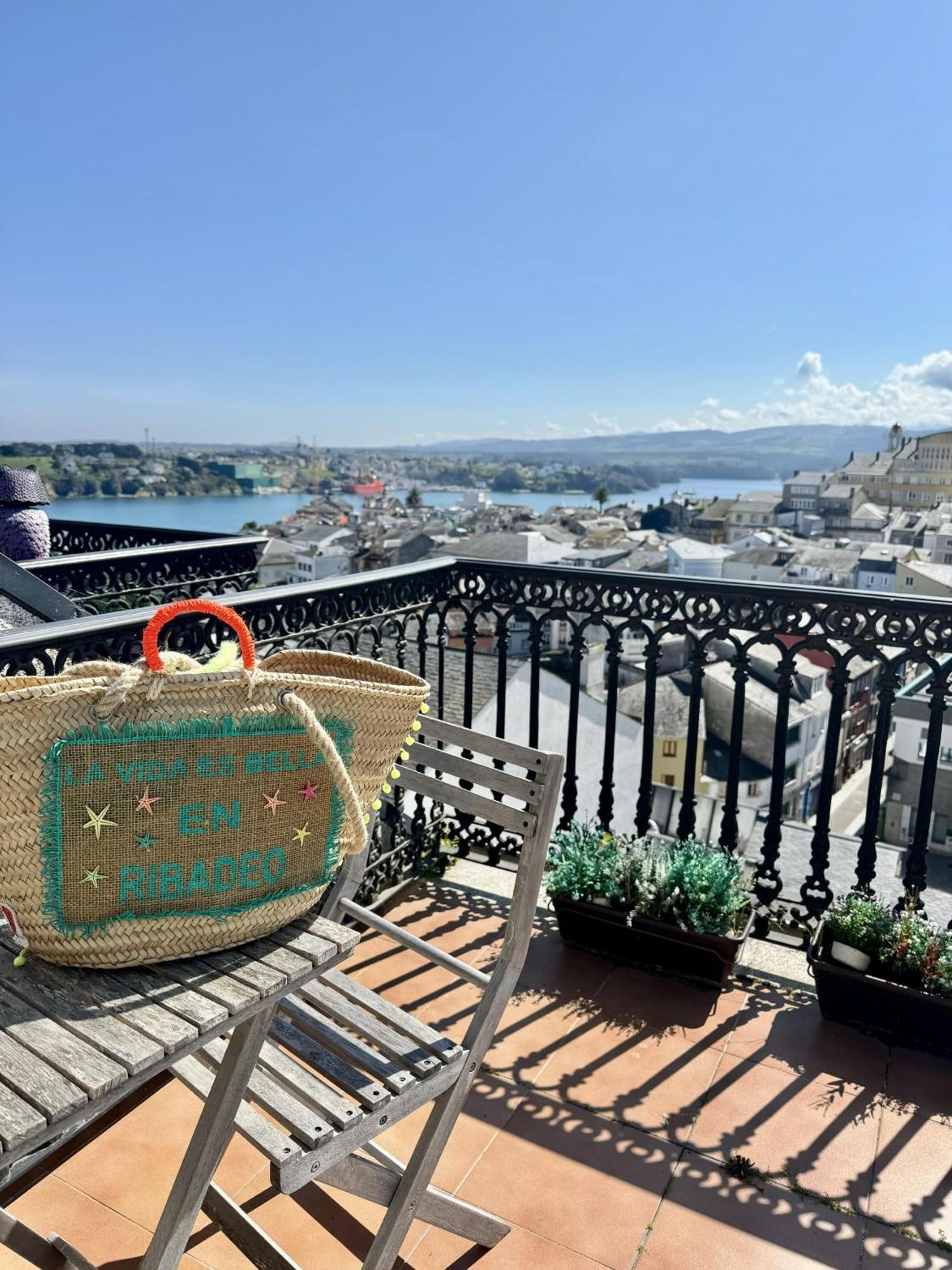 Moderno Piso Con La Mejor Terraza De Ribadeo Y Vistas Maravillosas Eksteriør bilde