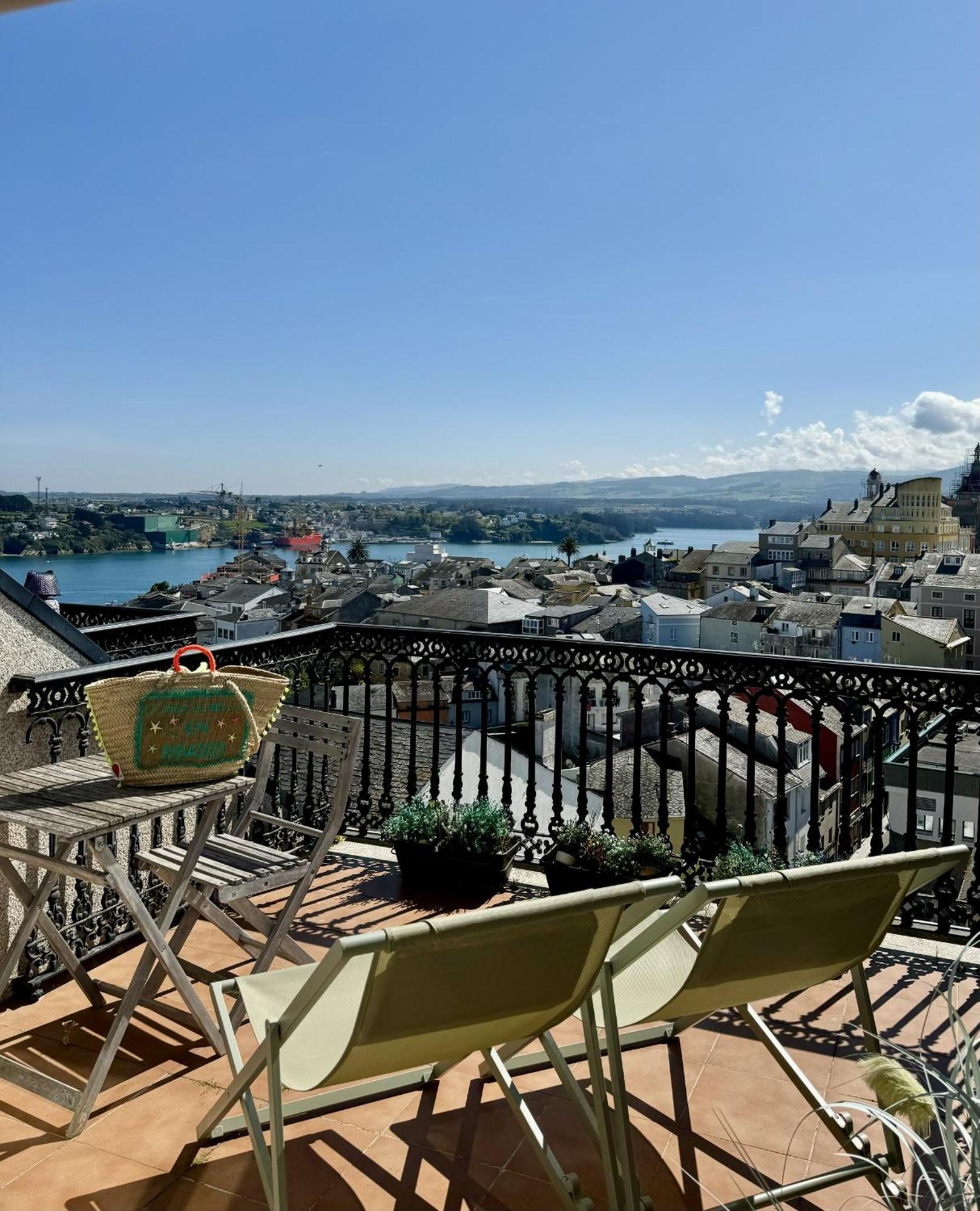 Moderno Piso Con La Mejor Terraza De Ribadeo Y Vistas Maravillosas Eksteriør bilde